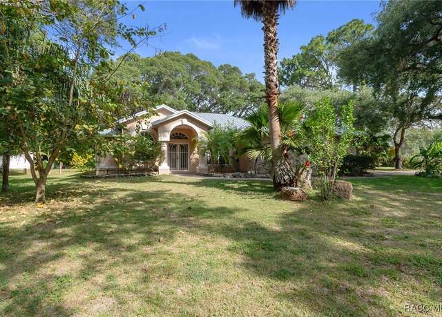 Property at 8 N Kensington Ave, Lecanto, FL 34461, 3 beds, 2 baths