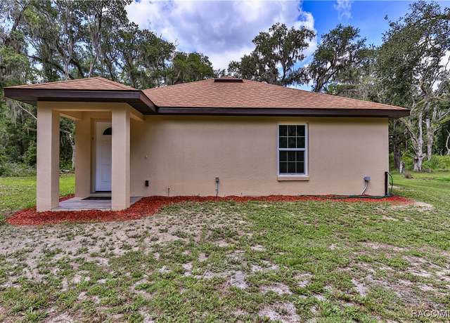 Property at 11450 SW 110th Ave, Dunnellon, FL 34432, 2 beds, 2 baths