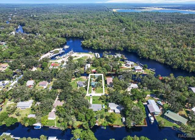 Property at 27 Magnolia Ave, Yankeetown, FL 34498, 2 beds, 1.5 baths