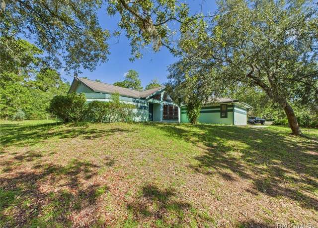Property at 2750 W Mustang Blvd, Beverly Hills, FL 34465, 3 beds, 2.5 baths