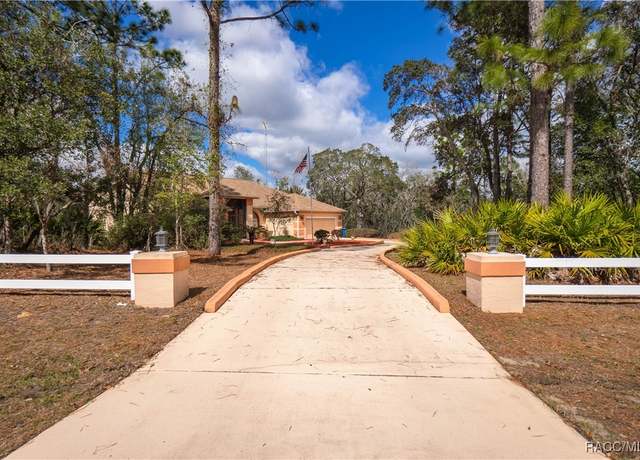 Property at 3121 W Lantana Dr, Beverly Hills, FL 34465, 3 beds, 2 baths
