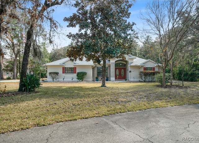 Property at 7 Mimosa Ct W, Homosassa, FL 34446, 3 beds, 2 baths