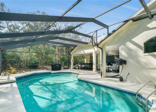 Property at 7 Mimosa Ct W, Homosassa, FL 34446, 3 beds, 2 baths
