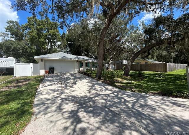 Property at 10077 E Lake Estates Dr, Inverness, FL 34450, 3 beds, 2 baths