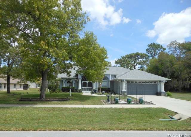 Property at 141 W Forest Oak Pl, Beverly Hills, FL 34465, 3 beds, 3 baths