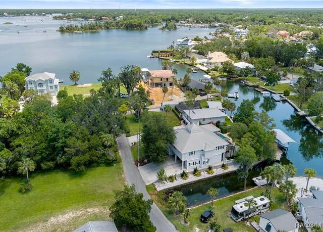 Property at 1035 N Appalachian Ter, Crystal River, FL 34429, 4 beds, 3.5 baths