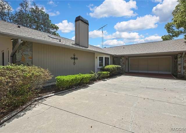 Property at 3 Elder Ct E, Homosassa, FL 34446, 3 beds, 2 baths