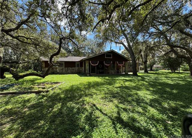 Property at 5211 S Craig Pt, Homosassa, FL 34446, 3 beds, 2.5 baths