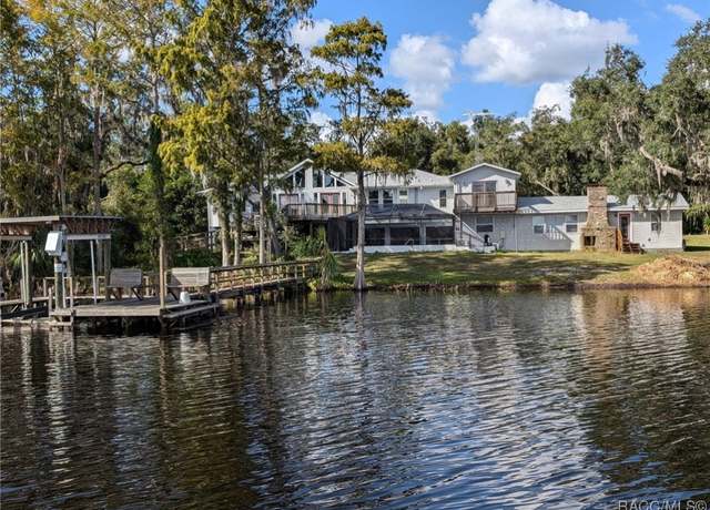 Property at 8810 E Hampton Point Rd, Inverness, FL 34450, 4 beds, 3.5 baths