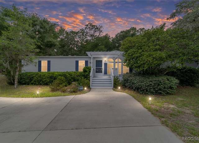 Property at 10942 SW 189th Ter, Dunnellon, FL 34432, 3 beds, 2 baths