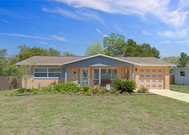 Property at 11 Oak Hollow Dr, Beverly Hills, FL 34465, 3 beds, 2 baths