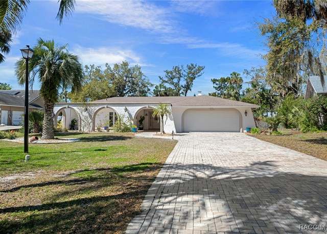 Property at 11857 W Riverhaven Dr, Homosassa, FL 34448, 3 beds, 2 baths