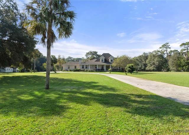 Property at 10264 W Springtree Ln, Crystal River, FL 34428, 4 beds, 4 baths