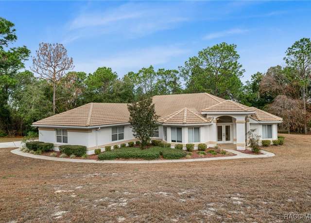 Property at 2925 W Rosehill Pl, Beverly Hills, FL 34465, 4 beds, 2 baths