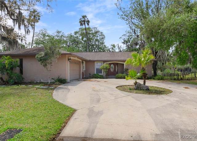 Property at 2184 N Watersedge Dr, Crystal River, FL 34429, 5 beds, 3 baths