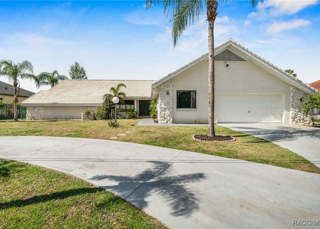 Property at 171 SW 3rd St, Crystal River, FL 34429, 5 beds, 2 baths