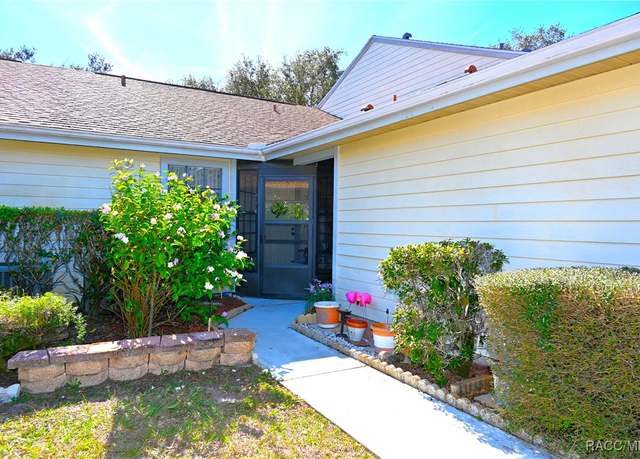 Property at 11 S Heron Creek Loop, Inverness, FL 34450, 2 beds, 2 baths