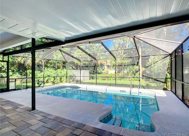 Property at 950 N Gardenview Ter, Crystal River, FL 34429, 3 beds, 2 baths