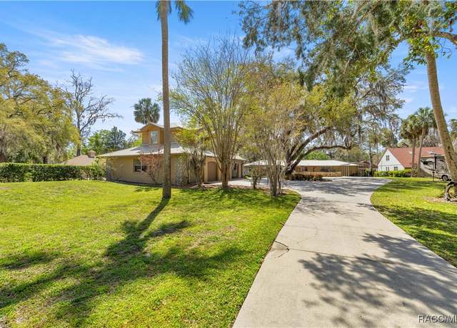 Property at 4817/4819 Riverside Dr, Yankeetown, FL 34498, 3 beds, 3.5 baths