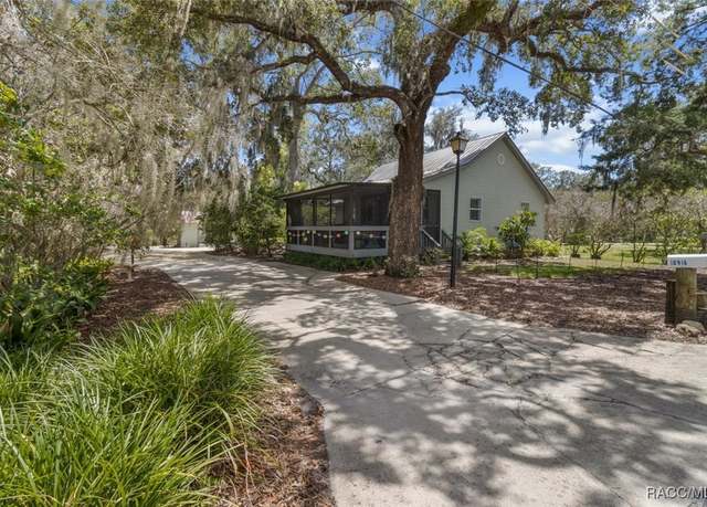 Property at 10916 W Oliver St, Homosassa, FL 34448, 2 beds, 1 bath