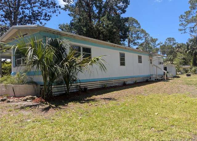 Property at 35 63rd St, Yankeetown, FL 34498, 2 beds, 1 bath