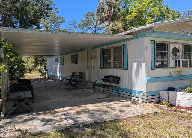 Property at 35 63rd St, Yankeetown, FL 34498, 2 beds, 1 bath
