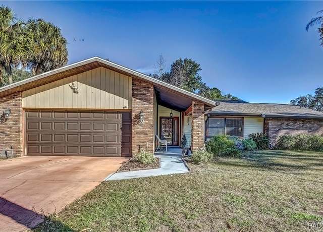 Property at 2 Hemlock Ct E, Homosassa, FL 34446, 3 beds, 2 baths