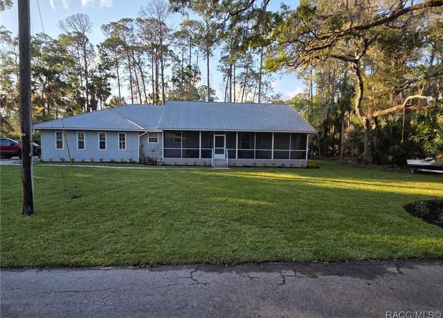 Property at 10 Patricia Rd, Yankeetown, FL 34498, 3 beds, 2.5 baths