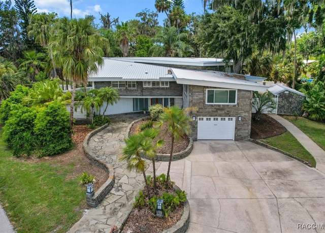 Property at 1830 SE 3rd Ct, Crystal River, FL 34429, 3 beds, 3 baths