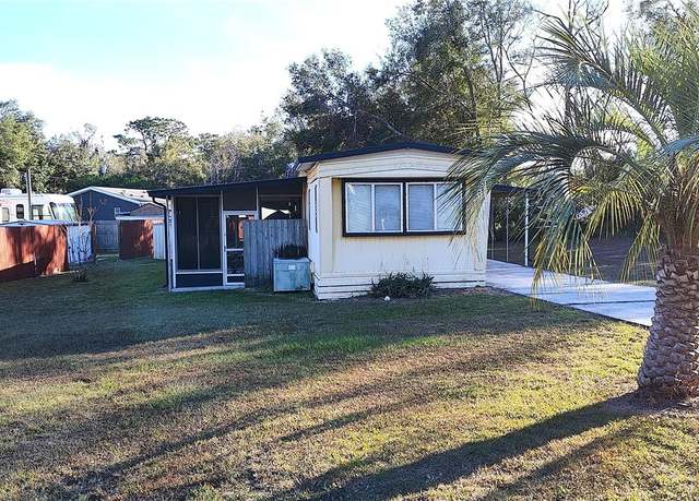 Property at 8108 E Emerald Ln, Floral City, FL 34436, 2 beds, 2 baths