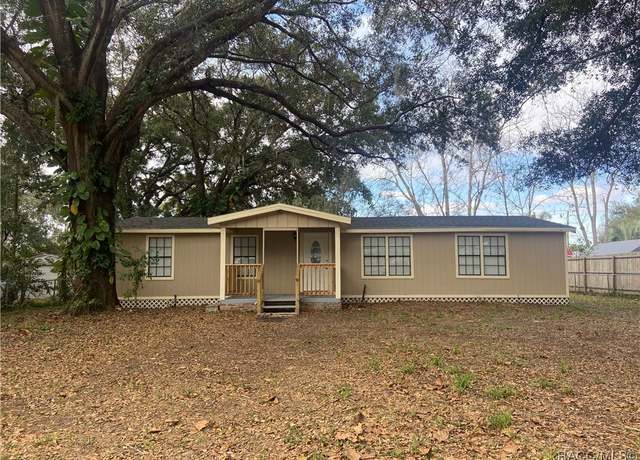 Property at 12350 SE 128th Ct, Ocklawaha, FL 32179, 4 beds, 2 baths