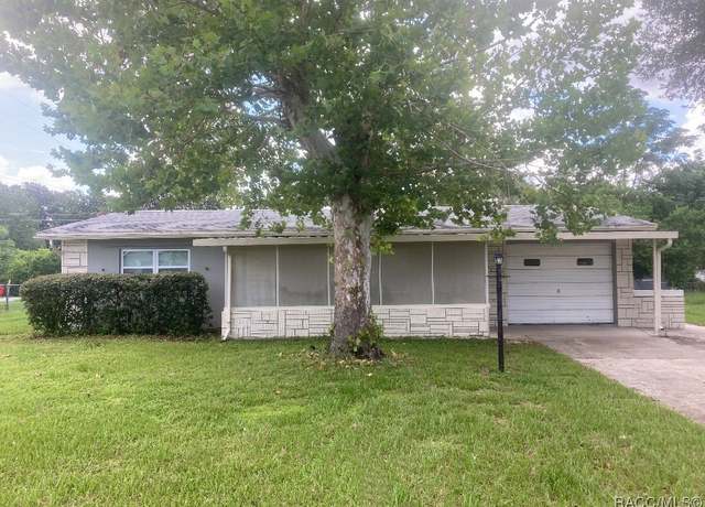 Property at 29 N Columbus St, Beverly Hills, FL 34465, 2 beds, 1.5 baths