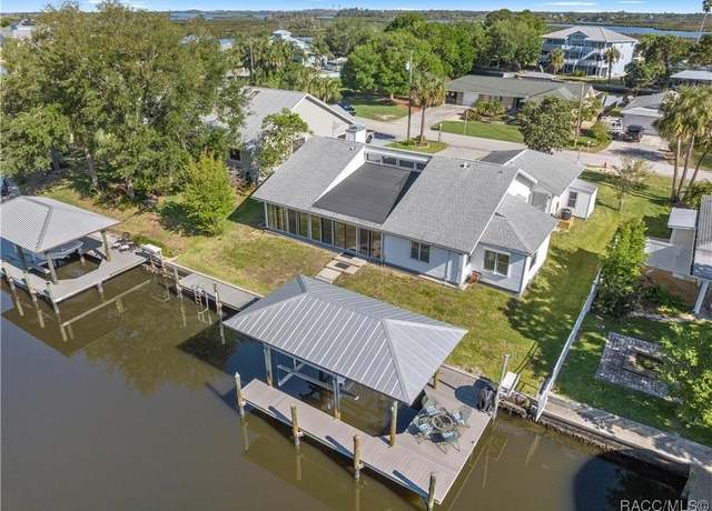 Property at 11840 W Sunnybrook Ct, Crystal River, FL 34429, 3 beds, 2.5 baths