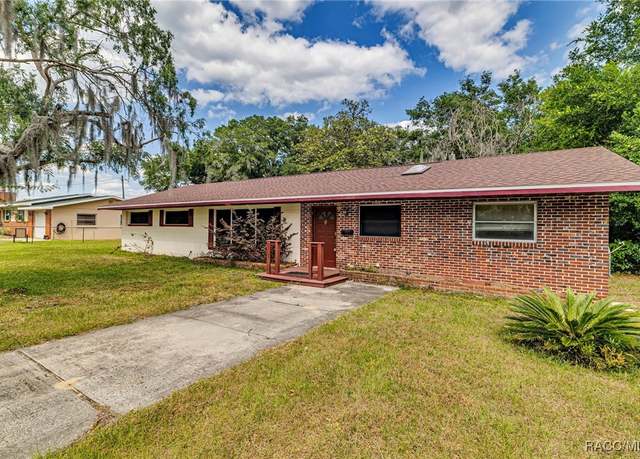 Property at 11440 Sally Rd, Dade City, FL 33525, 3 beds, 1.5 baths