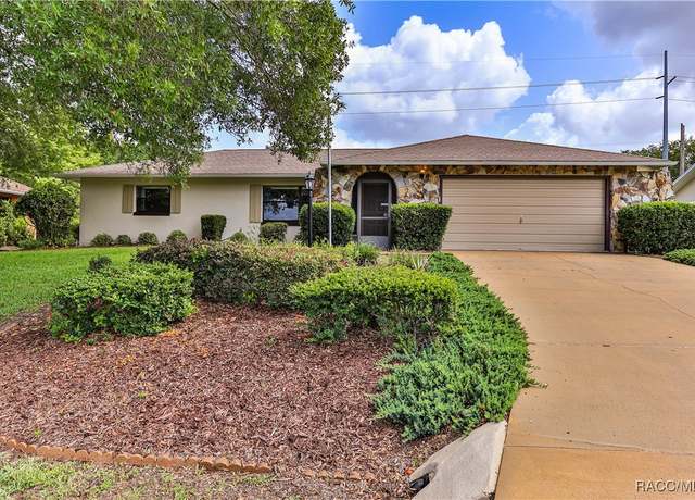 Property at 135 W Sugarberry Ln, Beverly Hills, FL 34465, 2 beds, 2 baths