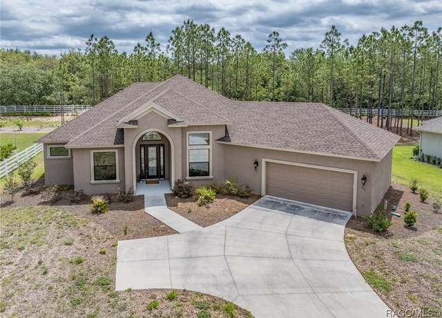 Property at 221 S Paladinn Cir, Inverness, FL 34453, 3 beds, 2 baths