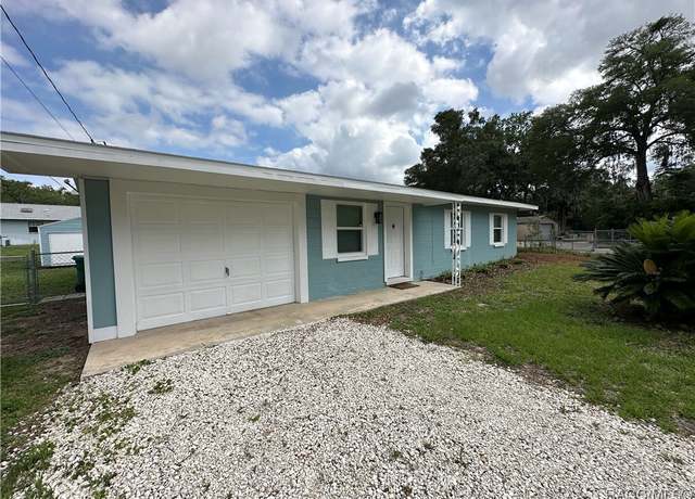 Property at 10765 W Spring Cir, Crystal River, FL 34428, 3 beds, 2 baths