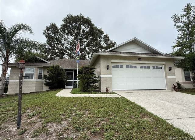 Property at 892 W Sunset Strip Dr, Beverly Hills, FL 34465, 2 beds, 2 baths