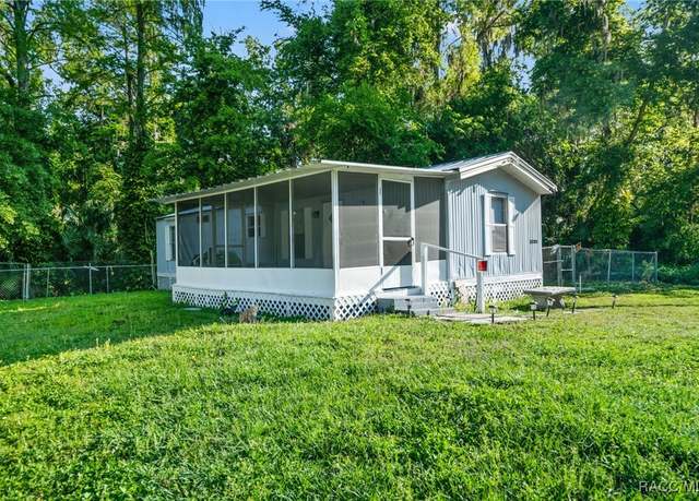 Property at 1940 CR 428, Lake Panasoffkee, FL 33538, 2 beds, 1 bath