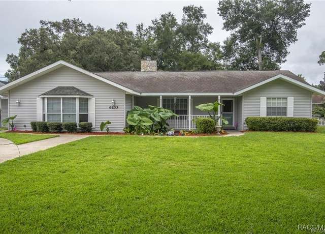 Property at 6233 W Pinedale Cir, Crystal River, FL 34429, 4 beds, 3 baths
