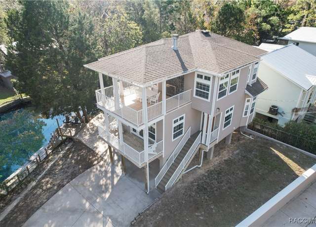 Property at 9386 W Bob Ct, Homosassa, FL 34448, 3 beds, 3 baths
