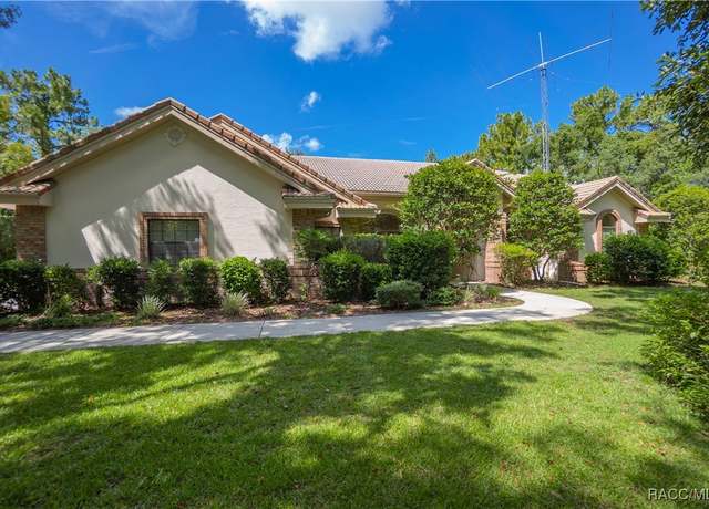 Property at 5550 W Yearling Dr, Beverly Hills, FL 34465, 4 beds, 3 baths