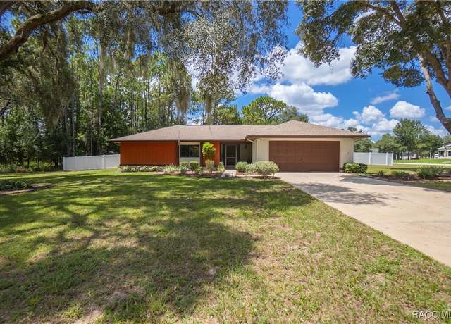 Property at 2250 W Huntington Dr, Beverly Hills, FL 34465, 3 beds, 2 baths