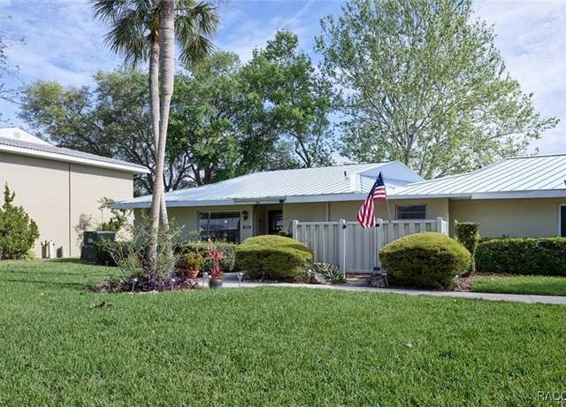 Property at 11334 W Bayshore Dr, Crystal River, FL 34429, 2 beds, 2 baths