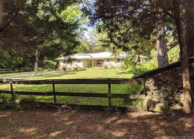 Property at 25 64th St, Yankeetown, FL 34498, 4 beds, 3 baths