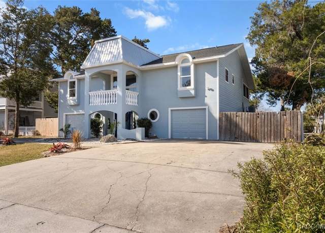 Property at 1800 NW 20th Ave, Crystal River, FL 34428, 4 beds, 3 baths