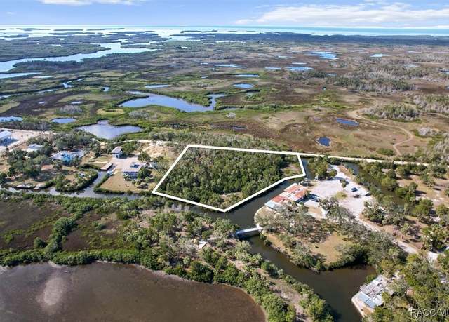 Property at 1725 S Waterbird Pt, Crystal River, FL 34429