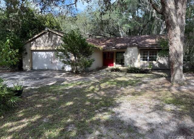 Property at 7283 S Withlapopka Dr, Floral City, FL 34436, 3 beds, 2 baths