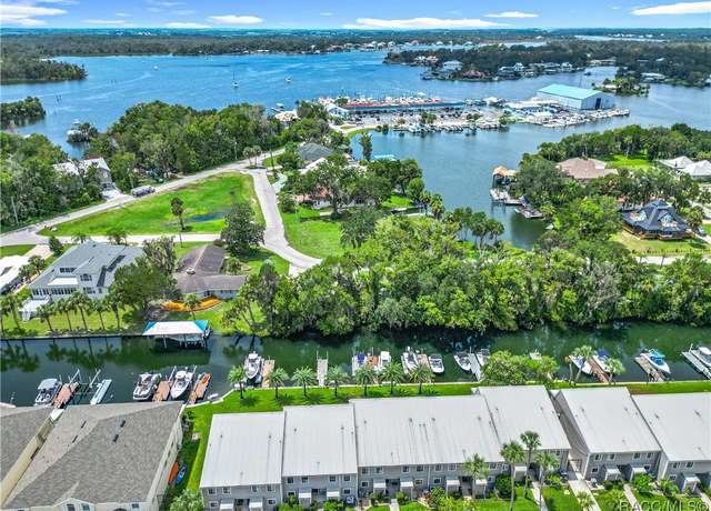 Property at 65 Beach Ln Unit C, Crystal River, FL 34429, 2 beds, 2.5 baths