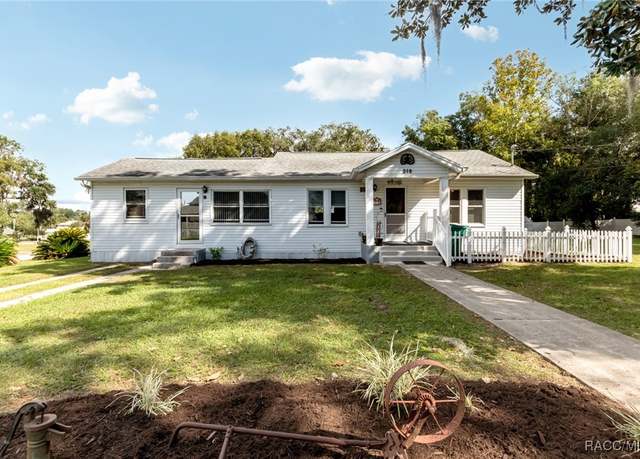 Property at 218 N Osceola Ave, Inverness, FL 34450, 3 beds, 2 baths